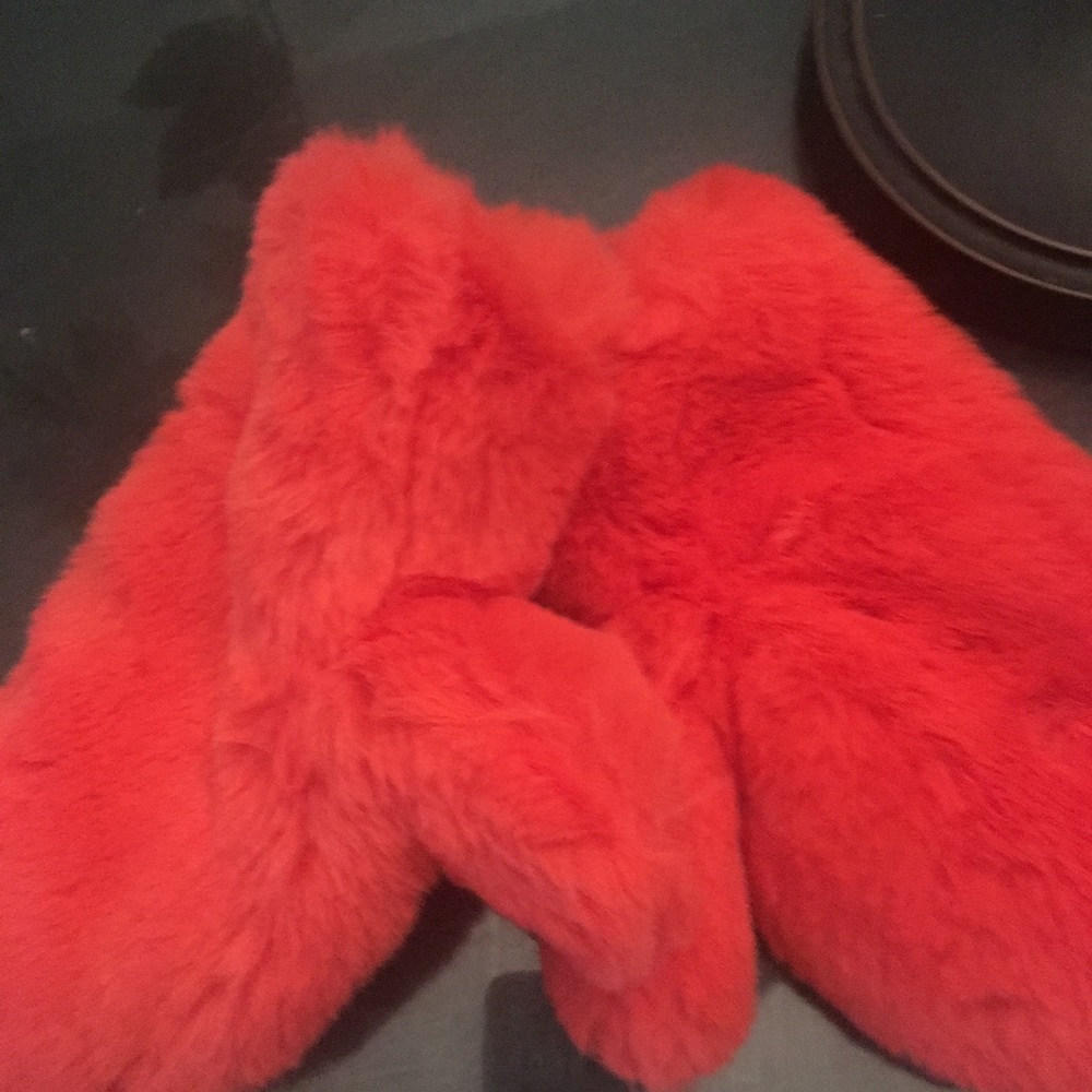 Faux fur mittens